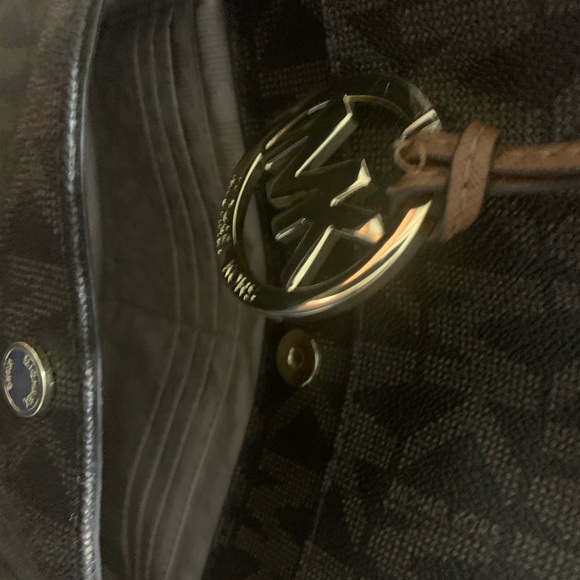 Michael Kors Signature Purse - Picture 9 of 11